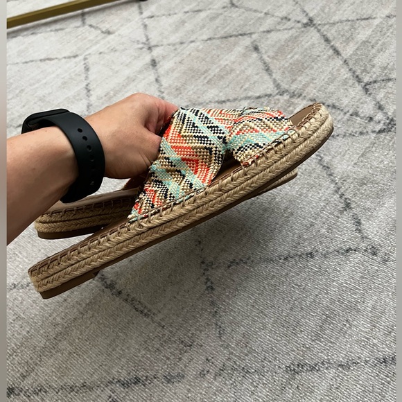 Universal Thread sandals - Picture 3 of 4